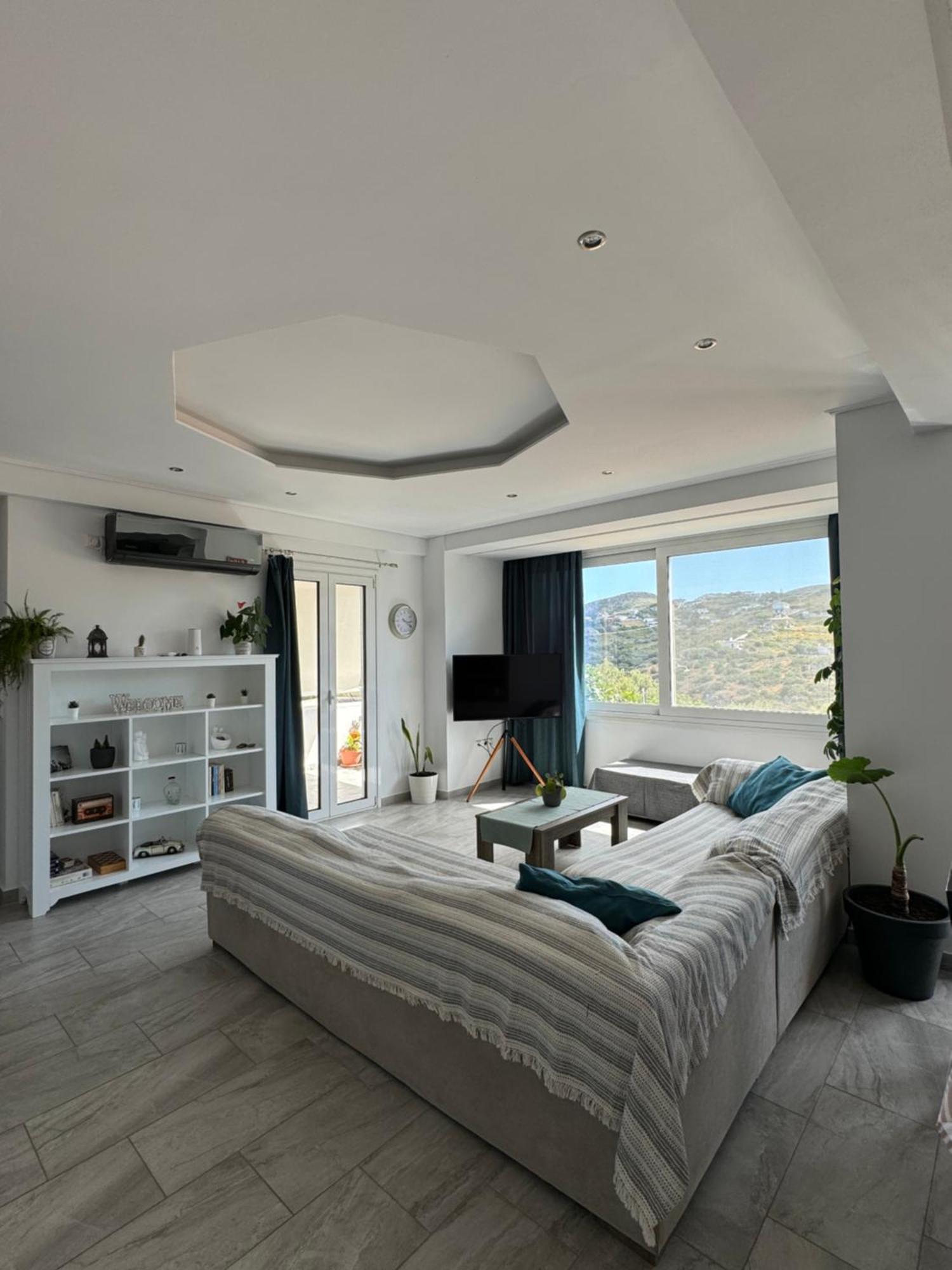 Family House * Keratea